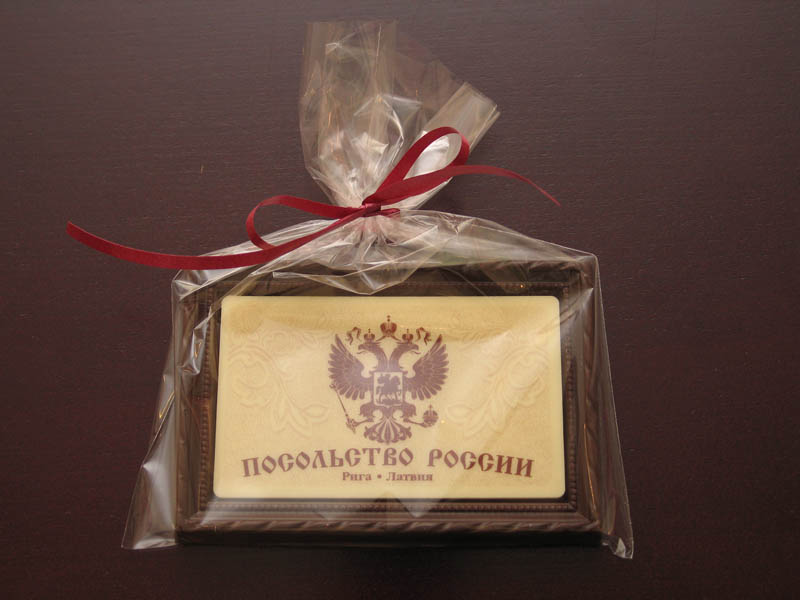 Подарки для Путешественников - 90г Шоколадная Картинка в Рамочке в Мешочке с Ленточкой