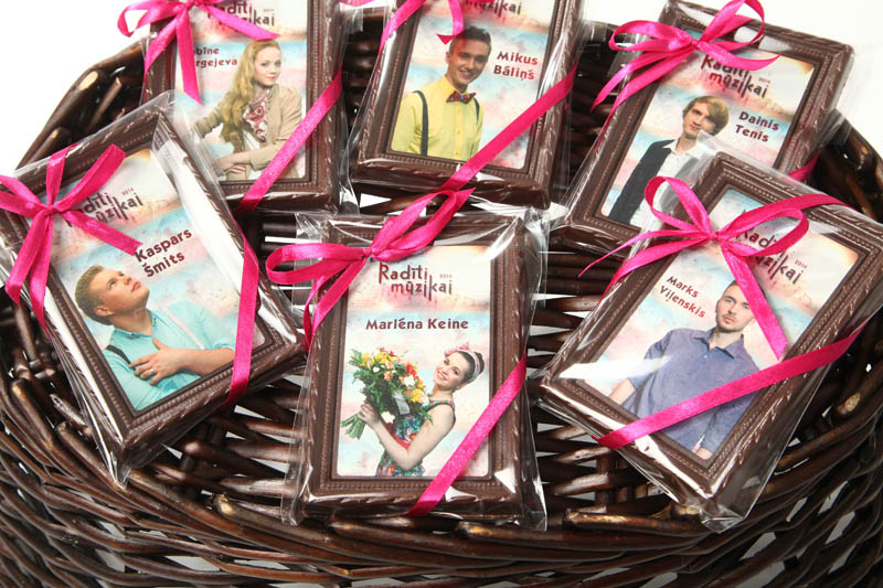 Fathers Day Gifts - Framed Chocolate Picture in a Polybag with Ribbon, 90g