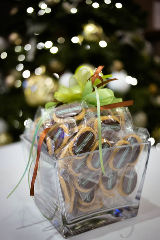 Sympathy Gifts - Glass vase filled with 40 pcs of 5 g biscuits topped with branded chocolate bar, 450g