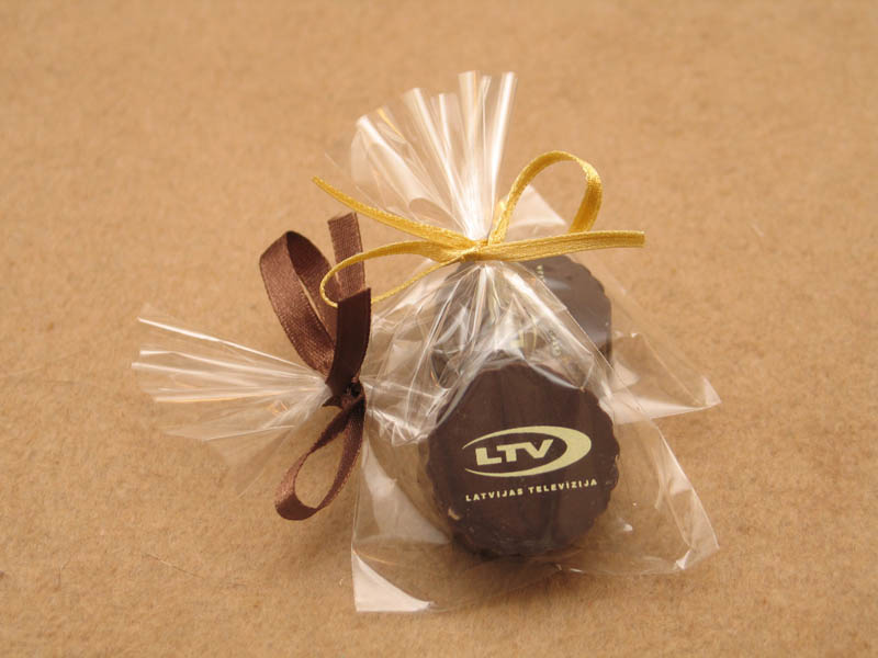 Chocolate Gifts - Praline with Hazel Nut Cream Filling in a polybag with Ribbon, 13g