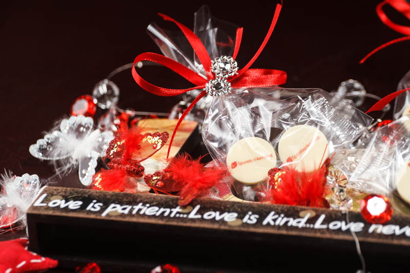 Round Chocolates - 4 Promotional Chocolates in Bag with ribbon, 12g