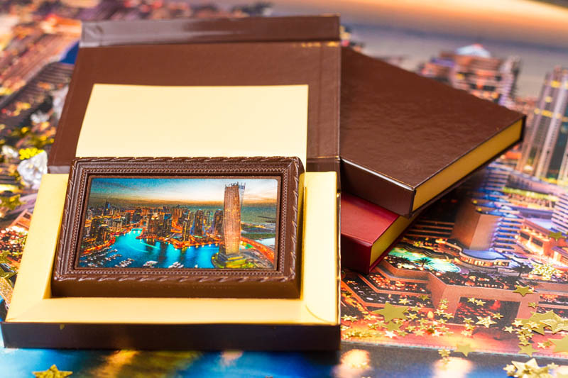 Šokolādes grāmata - Šokolādes Glezniņa kastītē ar magnētu, 90g