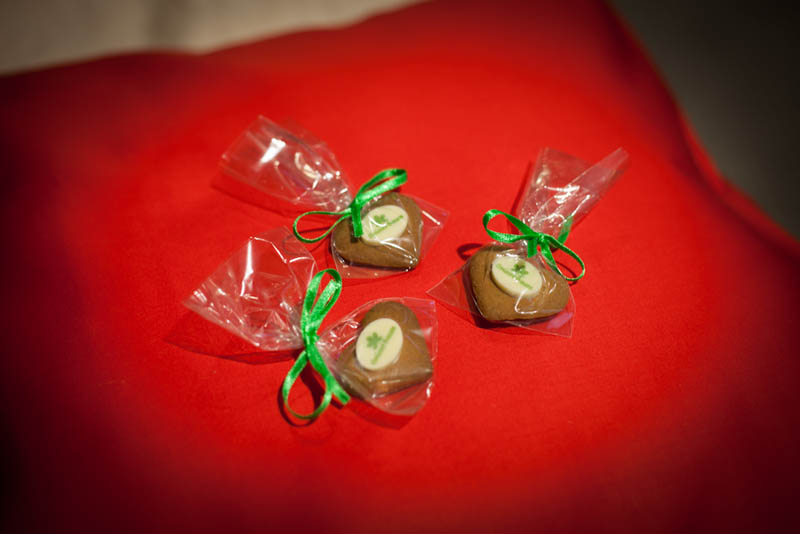 Chocolate On Pillow - Gingerbread biscuit / Pepper Cookie with Chocolate in a Polybag with Ribbon, 5g